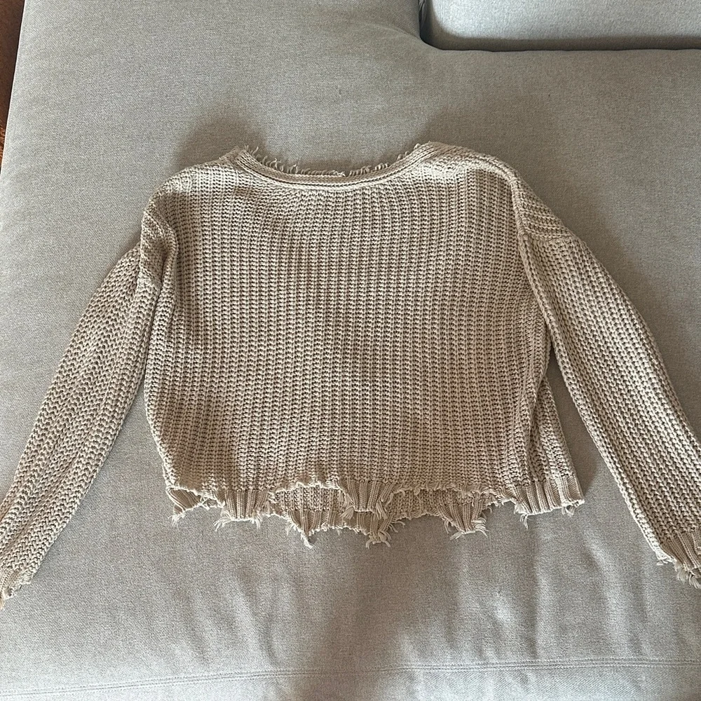 Like New Women's Gray Knit Sweater